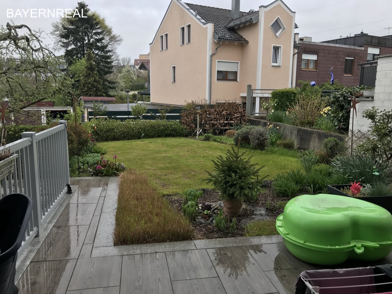 Komplett und hochwertig saniertes sehr schönes Reihenhaus zu vermieten!