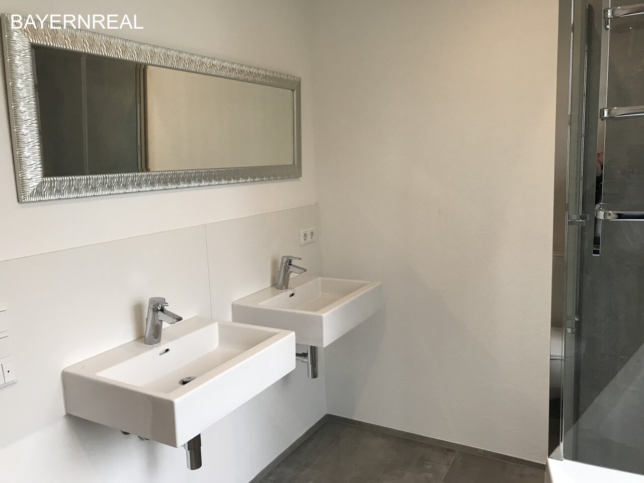 Komplett und hochwertig saniertes sehr schönes Reihenhaus zu vermieten!