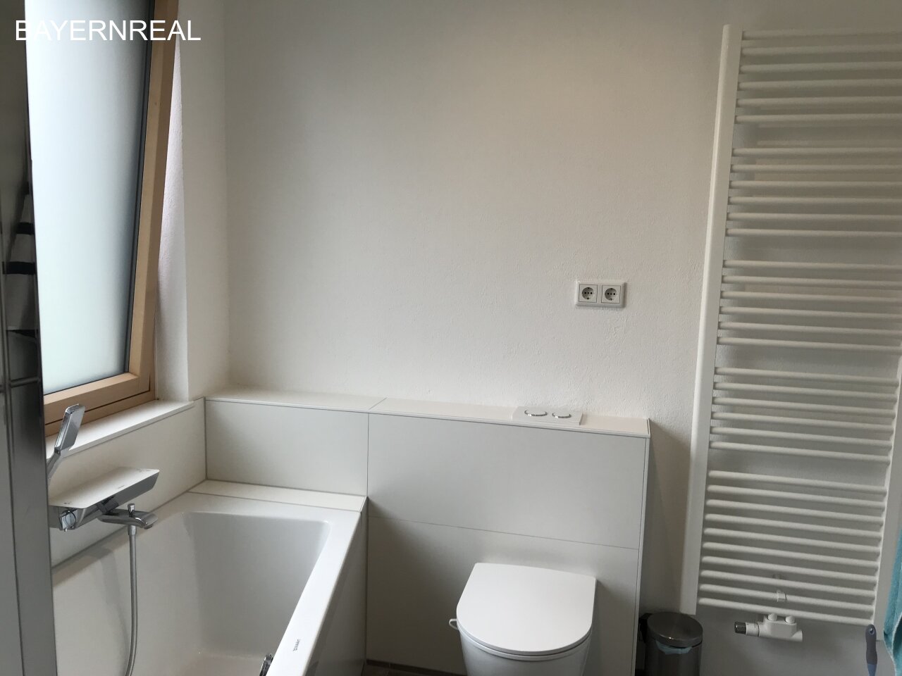 Komplett und hochwertig saniertes sehr schönes Reihenhaus zu vermieten!