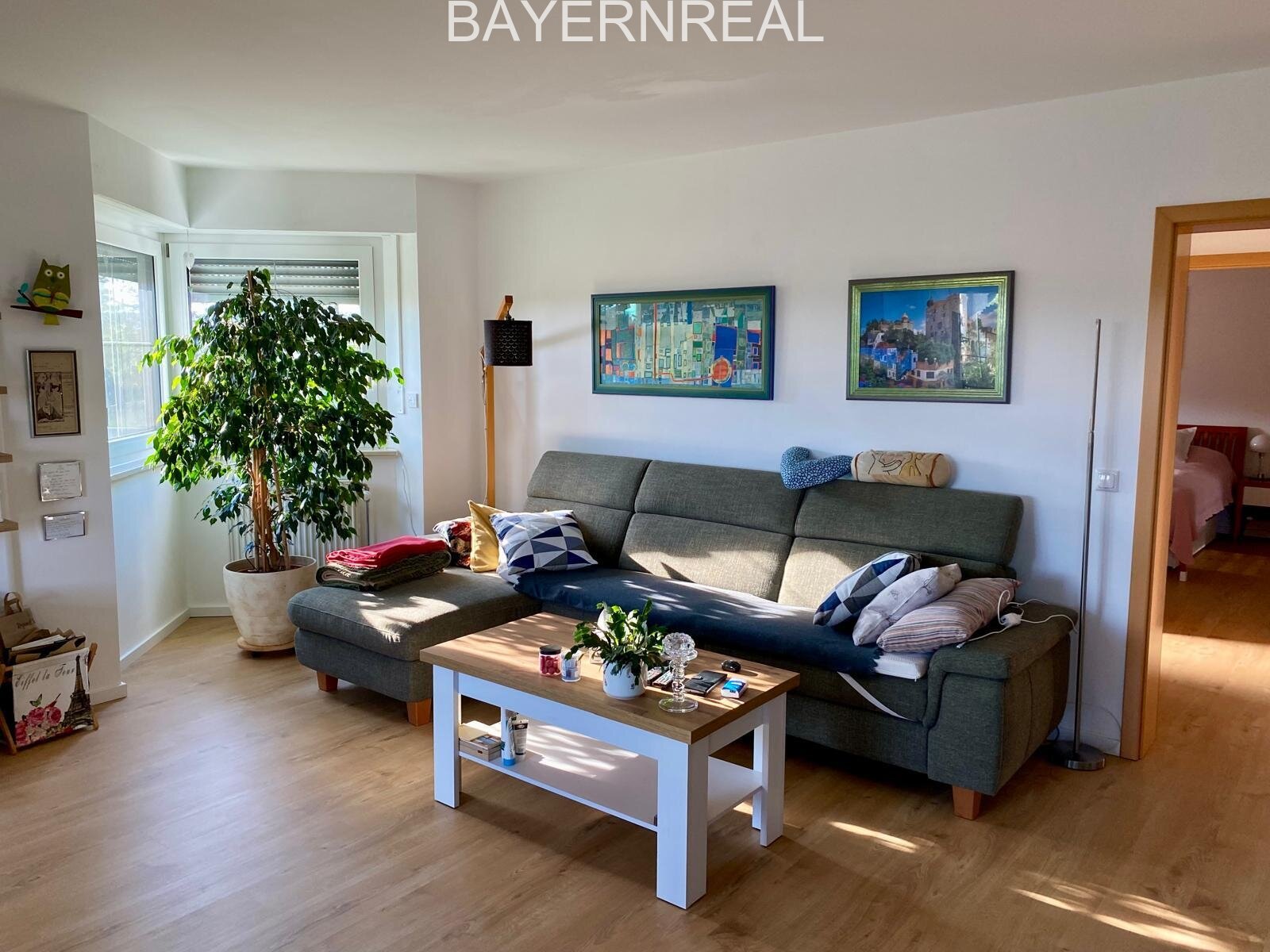 Schöne und großzügige 4 Zimmer Maisonette-Wohnung mit Südbalkon und Dachstudio