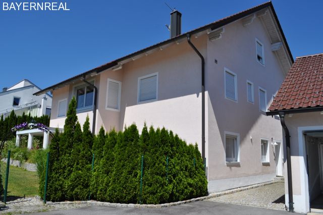 Sehr schönes und großzügiges EFH/MFH nahe Passau