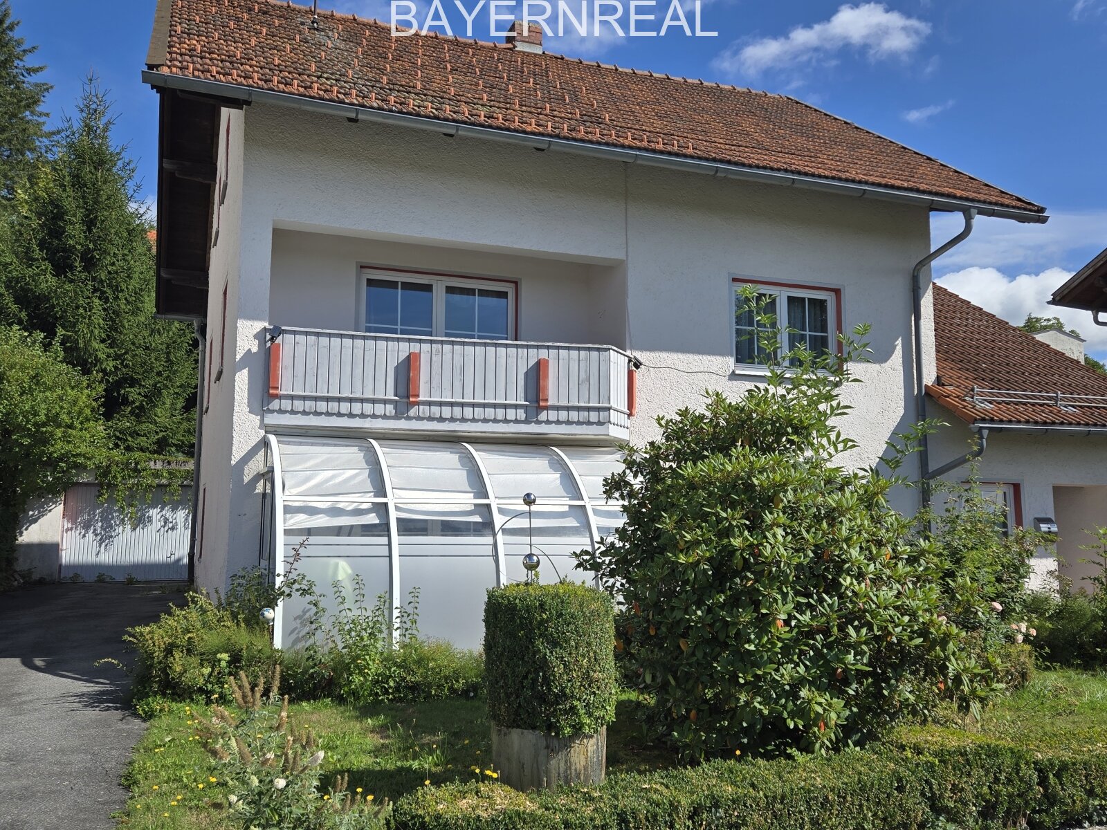 St. Oswald: Charmantes Ein-/Zweifamilienhaus mit Potenzial in traumhafter Aussichtslage im Bayerischen Wald St. Oswald: Charmantes Ein-/Zweifamilienhaus mit Potenzial in traumhafter Aussichtslage im Bayerischen Wald
